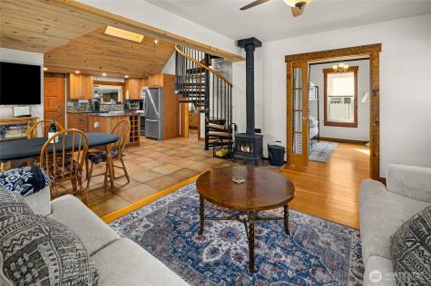 132 4th Street Roslyn WA 98941