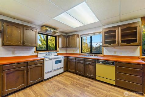 27193 State Route 20 Oak Harbor WA 98277