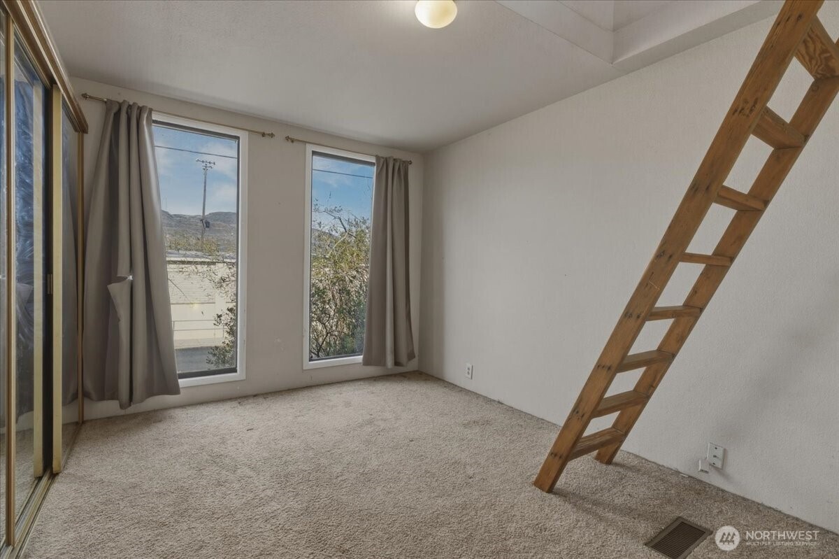 503 Federal Grand Coulee WA 99133
