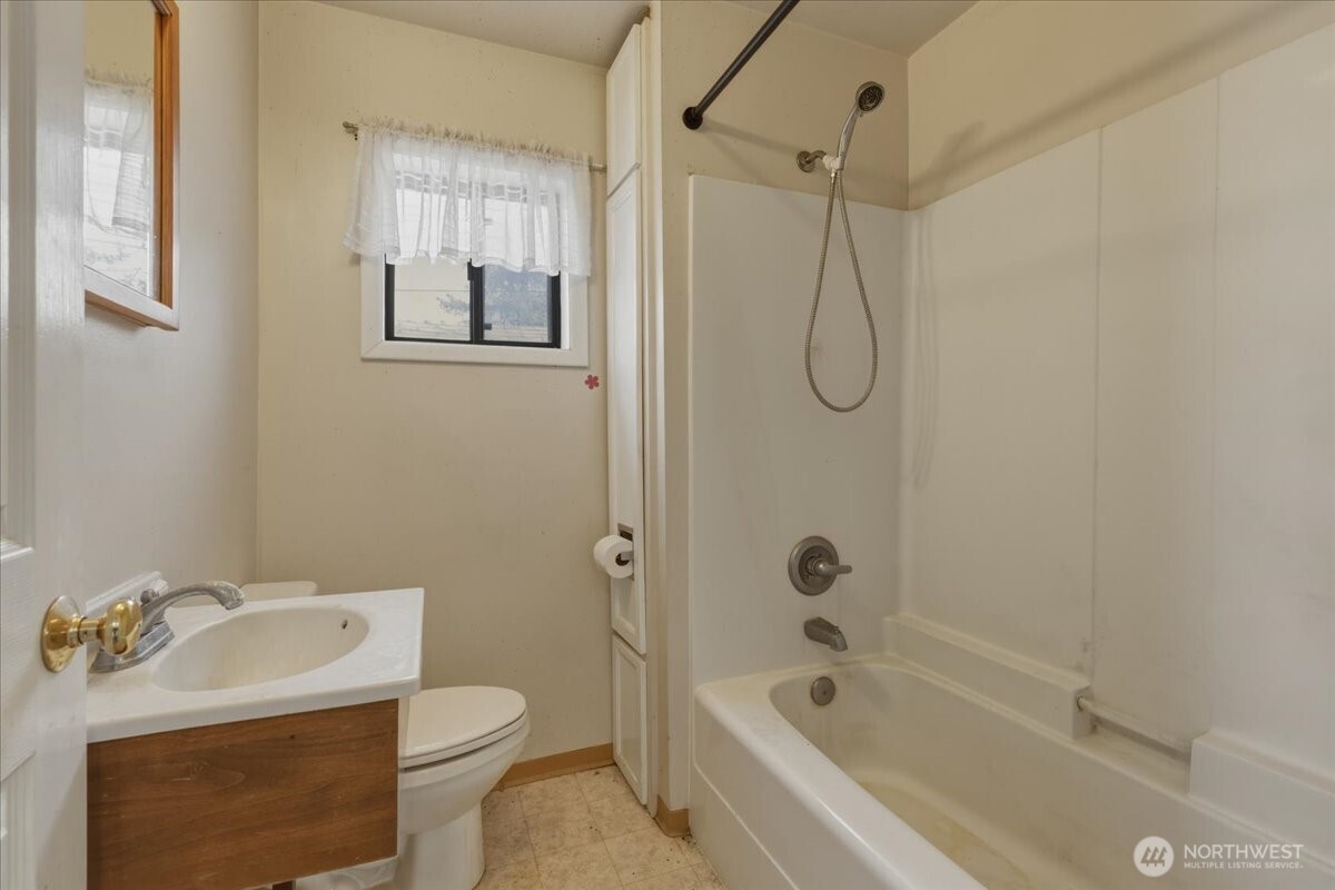 503 Federal Grand Coulee WA 99133