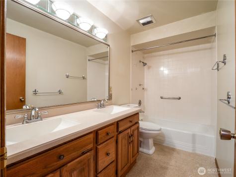 16526 116th Place SE Renton WA 98058
