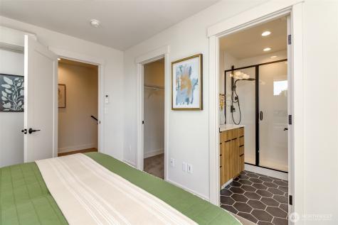 8811 Interlake Avenue N Seattle WA 98103