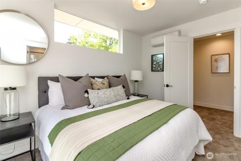 8811 Interlake Avenue N Seattle WA 98103