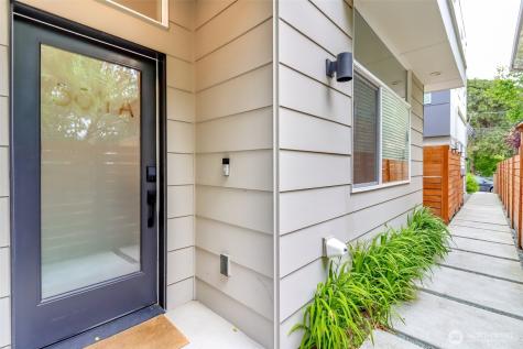 8811 Interlake Avenue N Seattle WA 98103