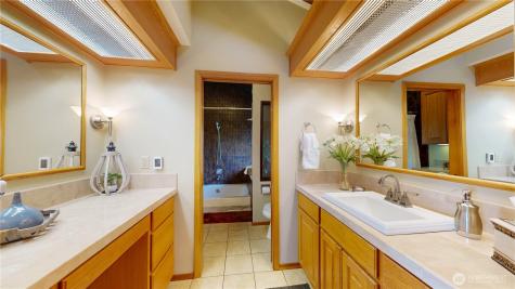 29417 1st Avenue S Federal Way WA 98003