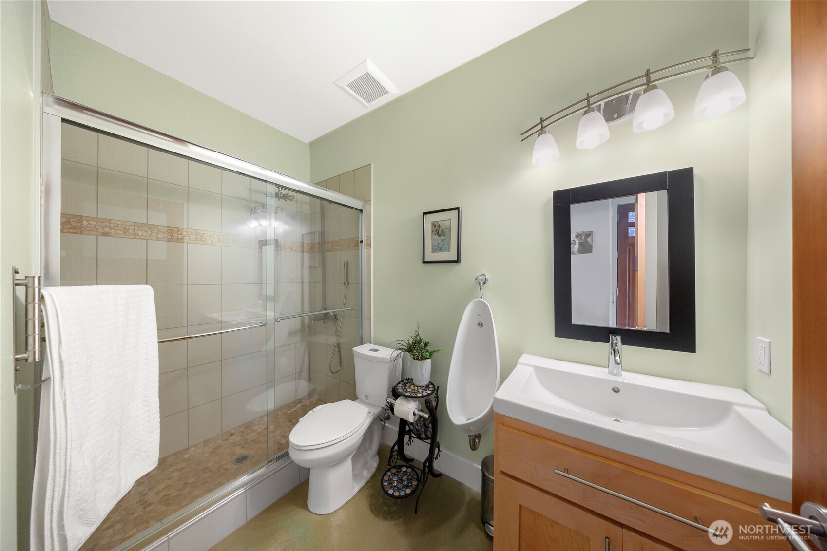 2006 W Lake Sammamish Parkway NE Redmond WA 98052