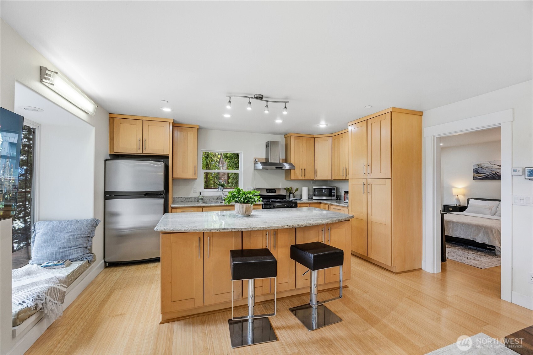 2006 W Lake Sammamish Parkway NE Redmond WA 98052