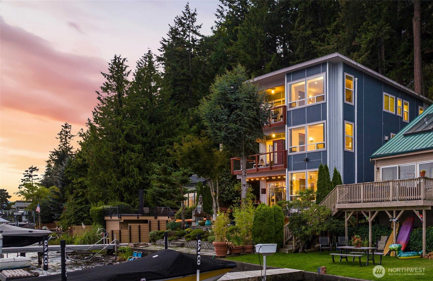 2006 W Lake Sammamish Parkway NE Redmond WA 98052