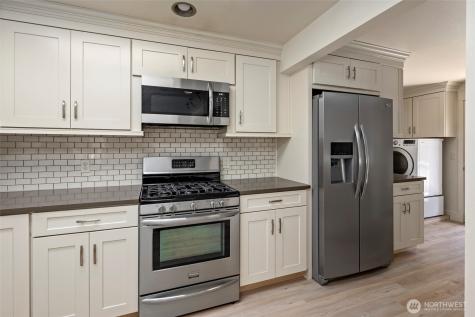 984 SW 6th Avenue Oak Harbor WA 98277