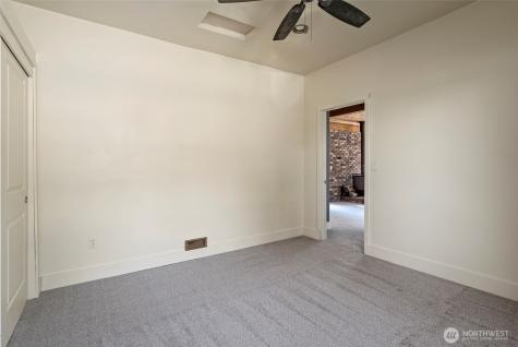 984 SW 6th Avenue Oak Harbor WA 98277