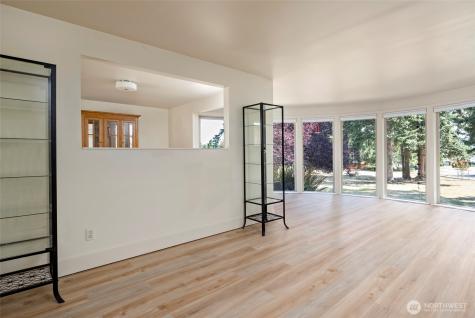 984 SW 6th Avenue Oak Harbor WA 98277