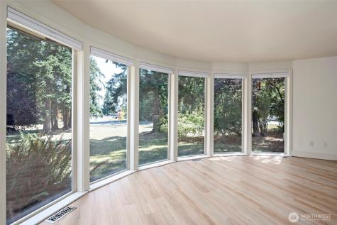 984 SW 6th Avenue Oak Harbor WA 98277