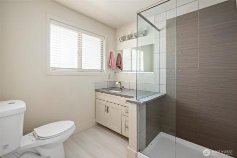 984 SW 6th Avenue Oak Harbor WA 98277