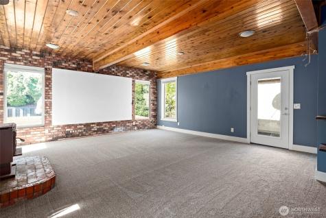 984 SW 6th Avenue Oak Harbor WA 98277