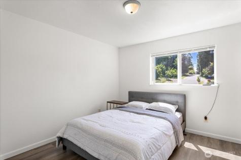 2802 NE 23rd Place Renton WA 98056