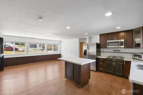 2802 NE 23rd Place Renton WA 98056