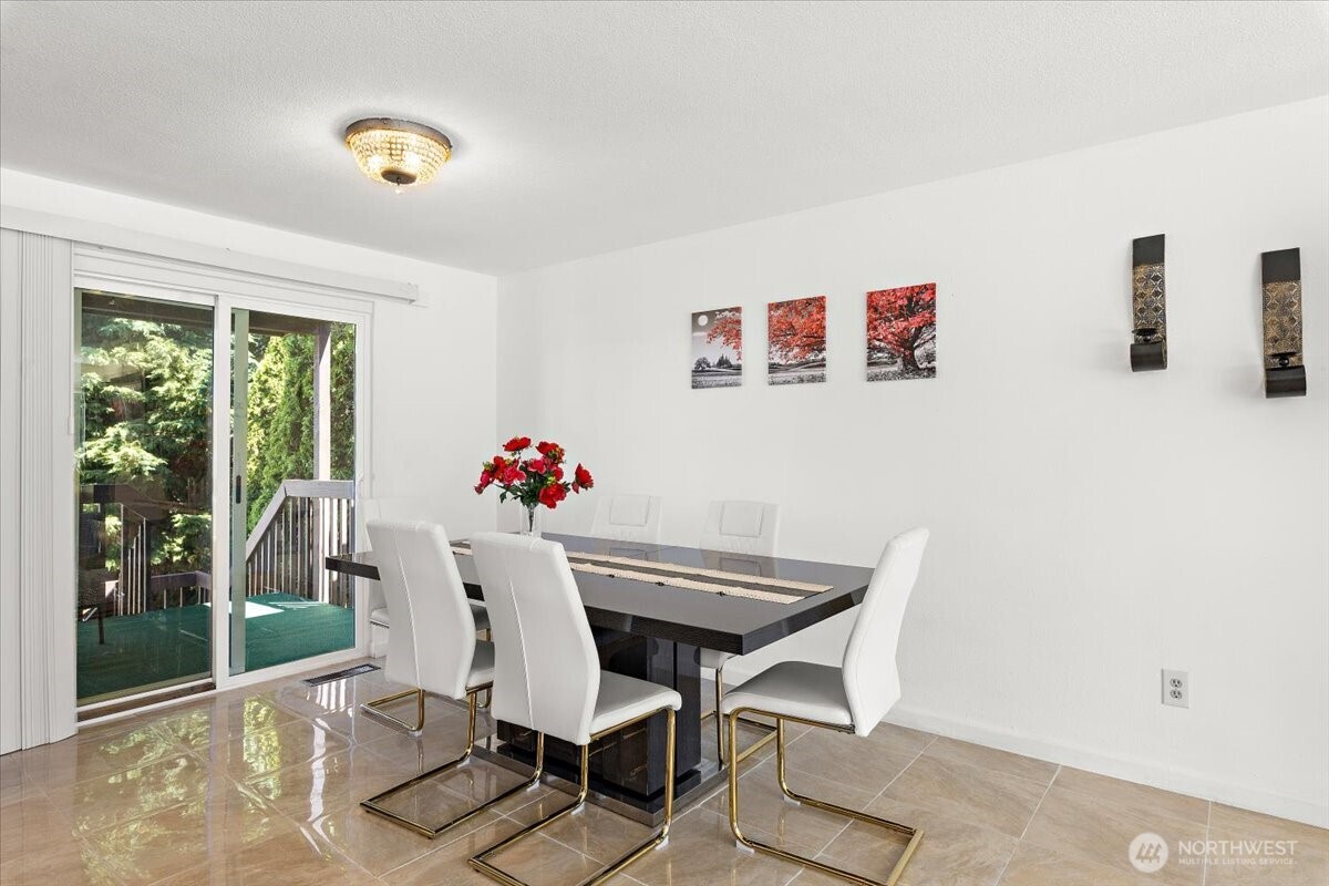 2802 NE 23rd Place Renton WA 98056