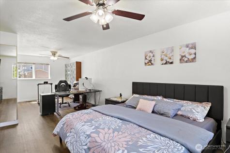 2802 NE 23rd Place Renton WA 98056