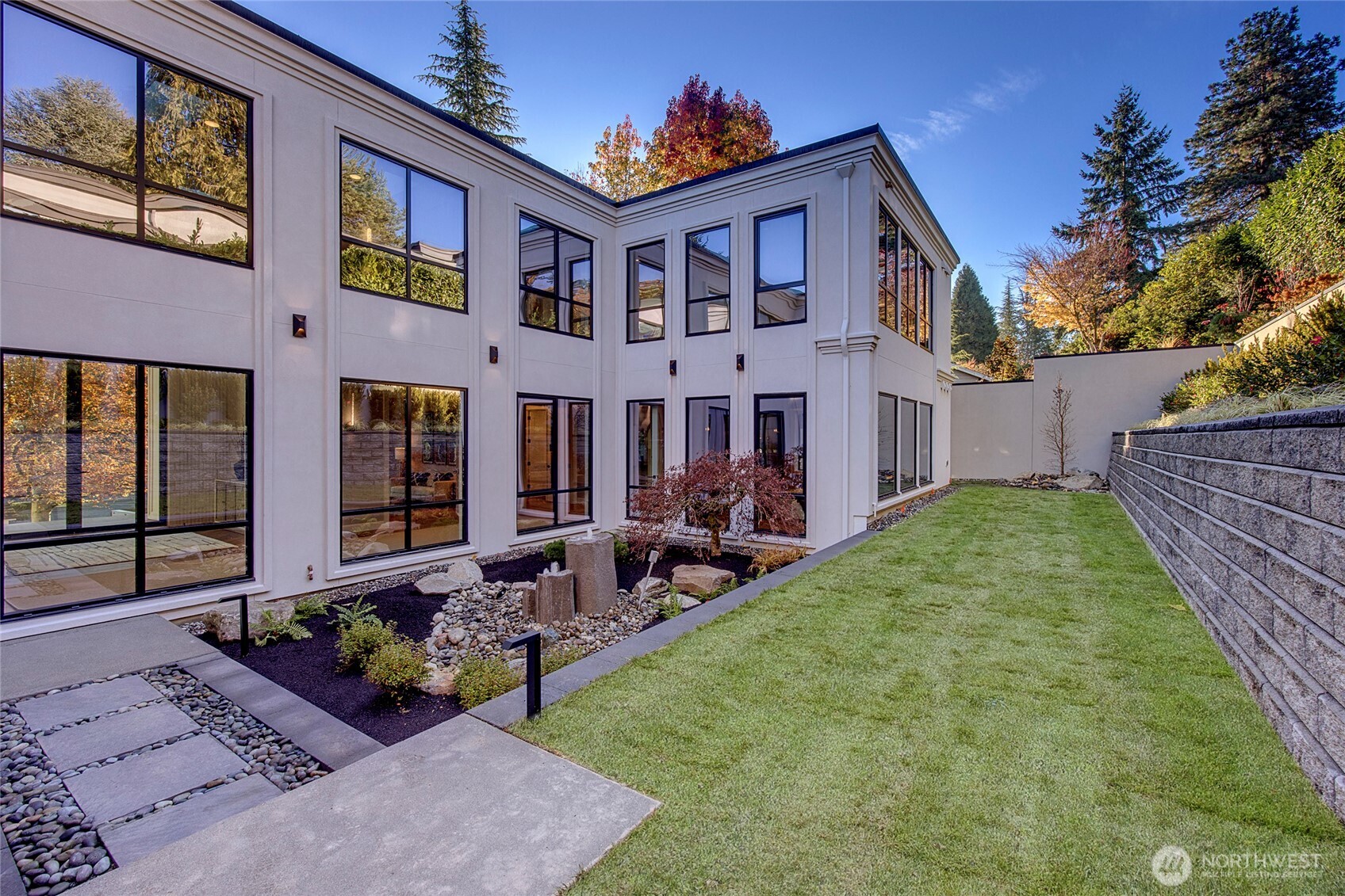 1525 79th Place NE Medina WA 98039