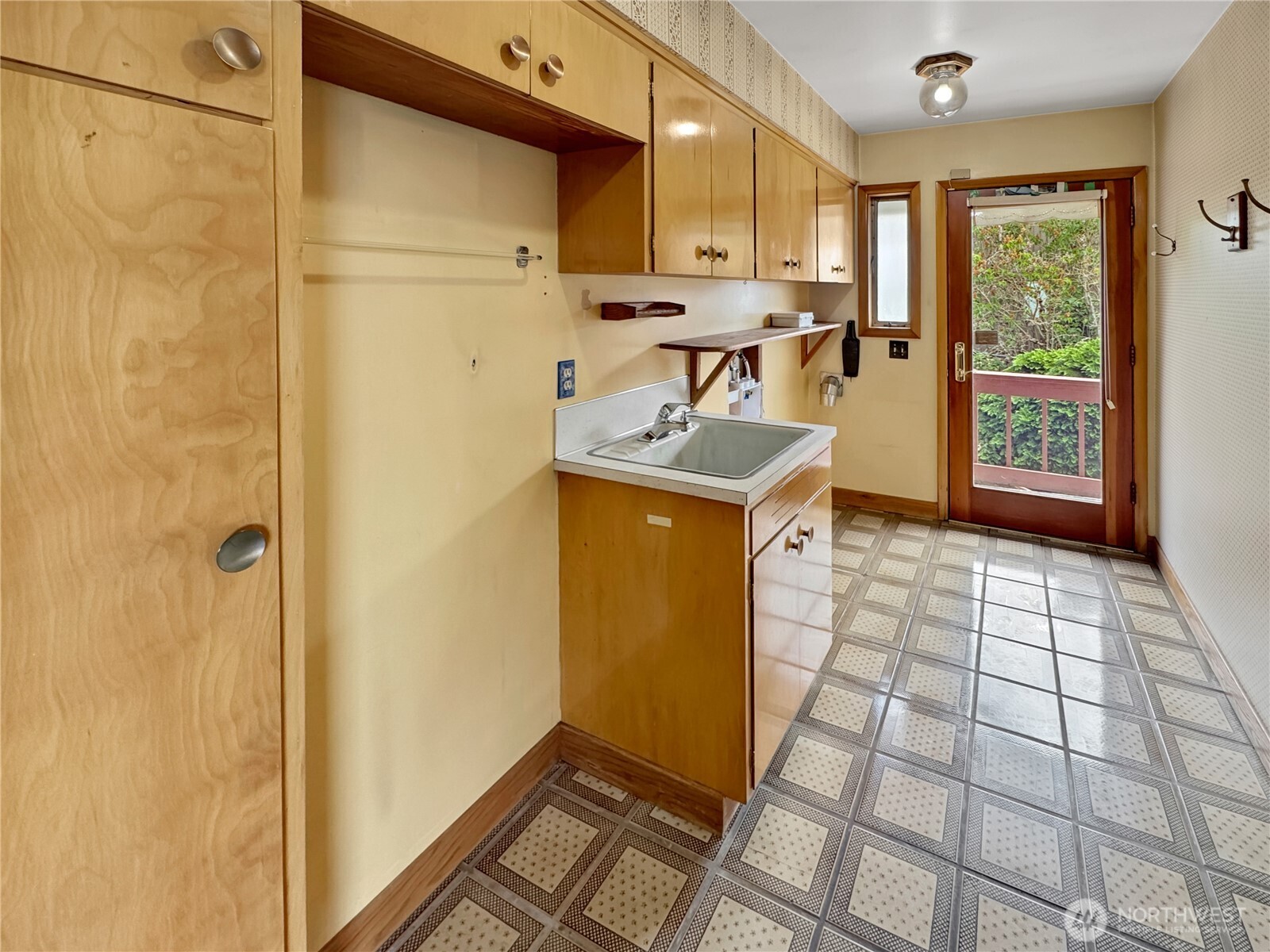 6814 Sleret Avenue Vancouver WA 98664