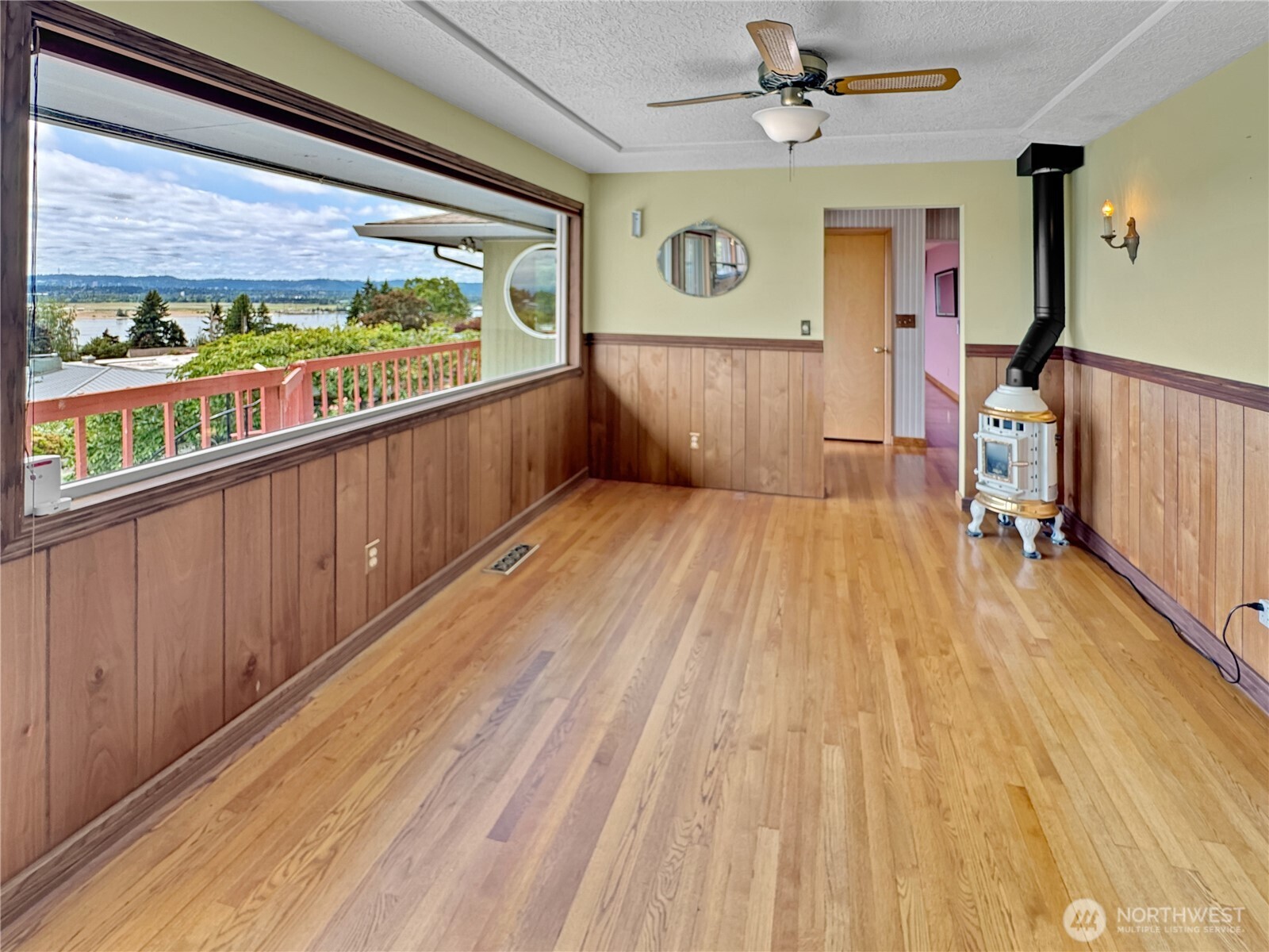 6814 Sleret Avenue Vancouver WA 98664