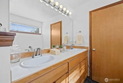 1496 Aberdeen Avenue NE Renton WA 98056