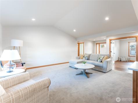 811 N Newport Loop East Wenatchee WA 98802