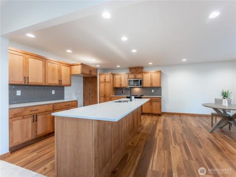 811 N Newport Loop East Wenatchee WA 98802