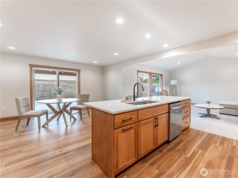 811 N Newport Loop East Wenatchee WA 98802