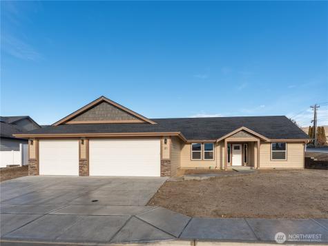 811 N Newport Loop East Wenatchee WA 98802