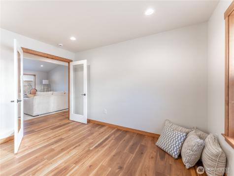 811 N Newport Loop East Wenatchee WA 98802