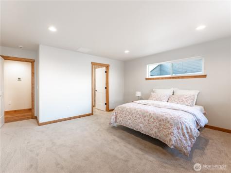 811 N Newport Loop East Wenatchee WA 98802