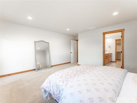 811 N Newport Loop East Wenatchee WA 98802