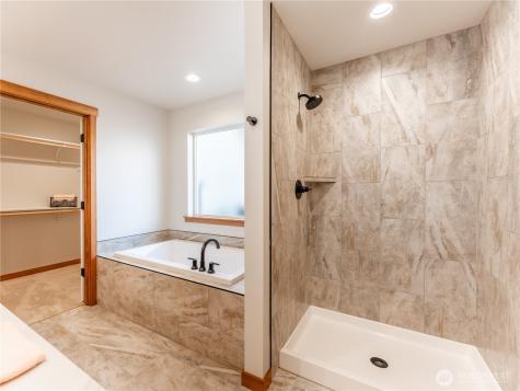 811 N Newport Loop East Wenatchee WA 98802