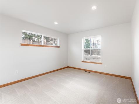 811 N Newport Loop East Wenatchee WA 98802