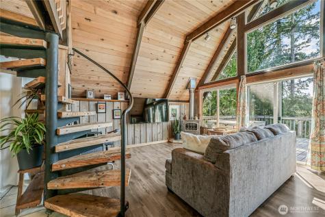 1819 Lake Drive Camano Island WA 98282