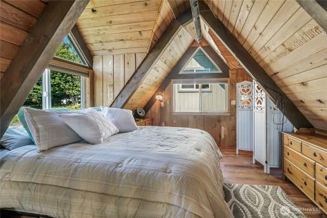 1819 Lake Drive Camano Island WA 98282
