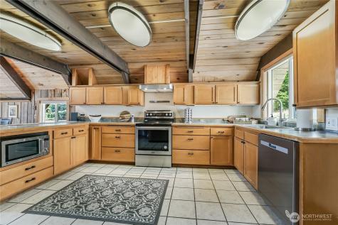 1819 Lake Drive Camano Island WA 98282