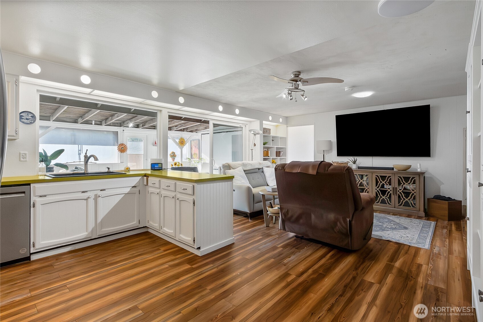 9814 Onyx Drive SW Lakewood WA 98498