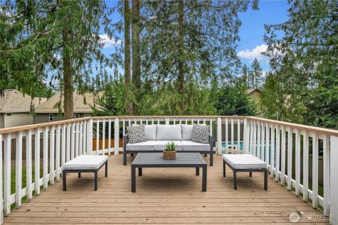 21239 NE 10th Place Sammamish WA 98074