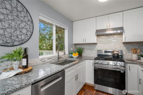 21239 NE 10th Place Sammamish WA 98074