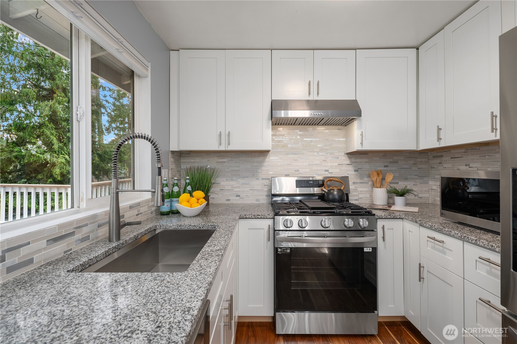 21239 NE 10th Place Sammamish WA 98074