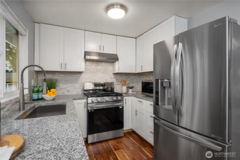 21239 NE 10th Place Sammamish WA 98074