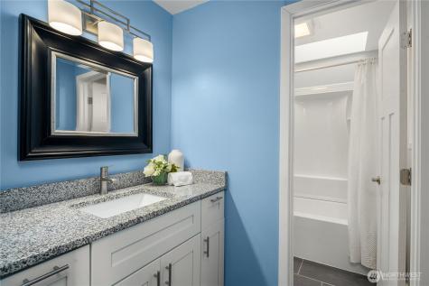 21239 NE 10th Place Sammamish WA 98074