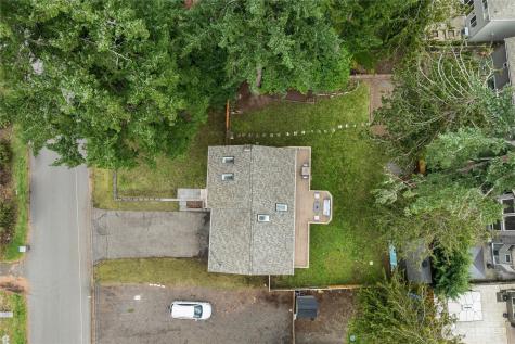 21239 NE 10th Place Sammamish WA 98074