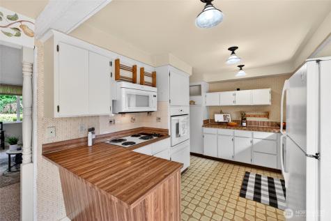12810 162nd Avenue SE Renton WA 98059