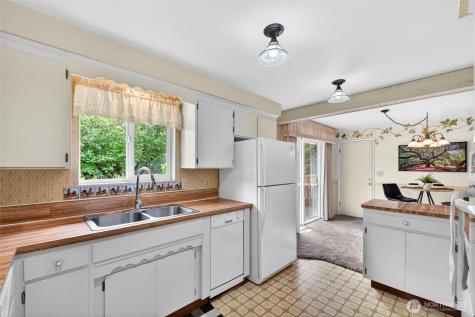 12810 162nd Avenue SE Renton WA 98059