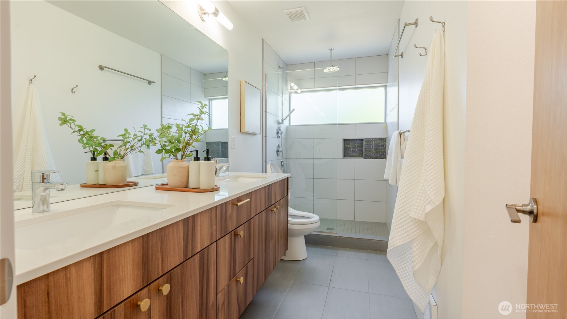 3245 21st Avenue W Seattle WA 98199