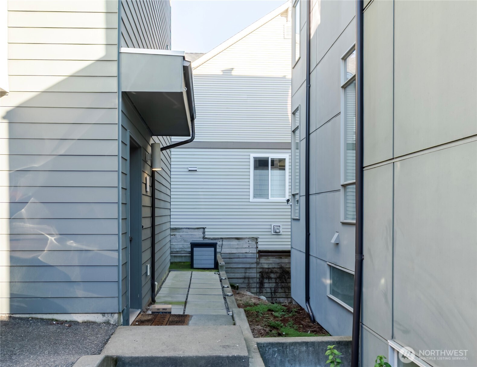 3245 21st Avenue W Seattle WA 98199