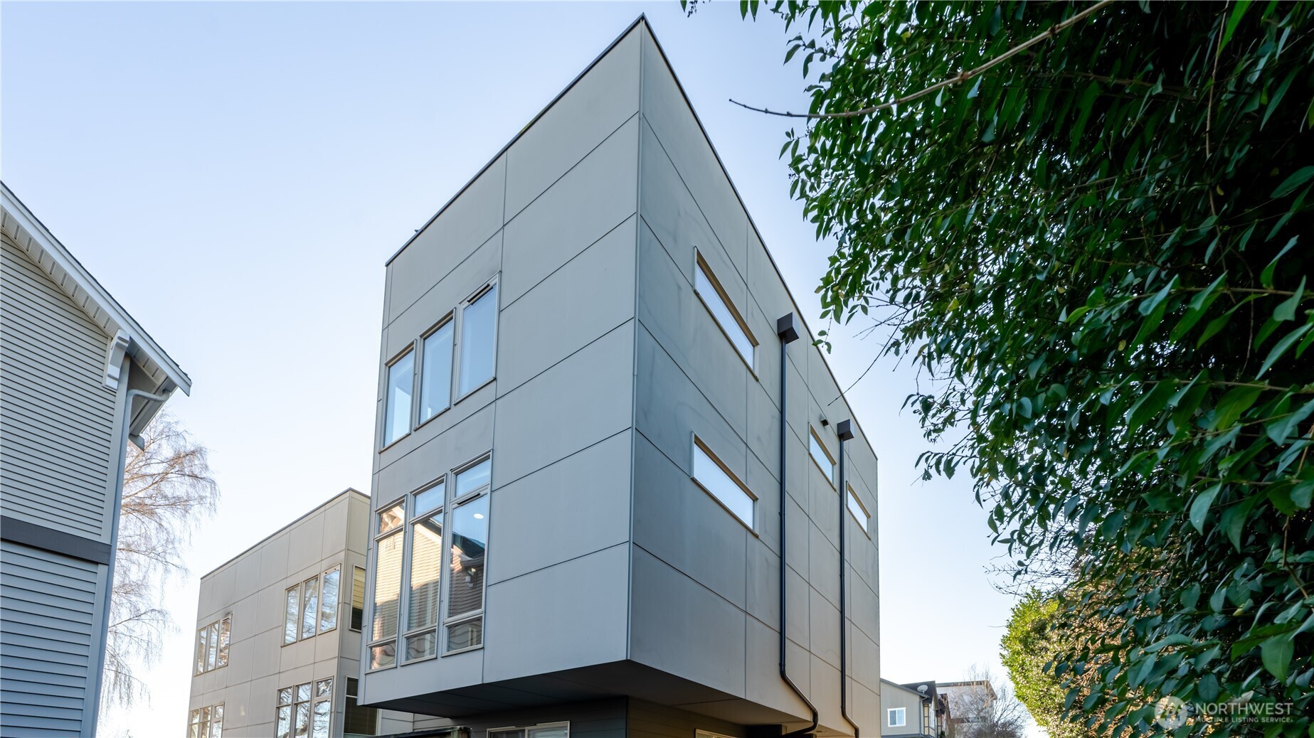 3245 21st Avenue W Seattle WA 98199